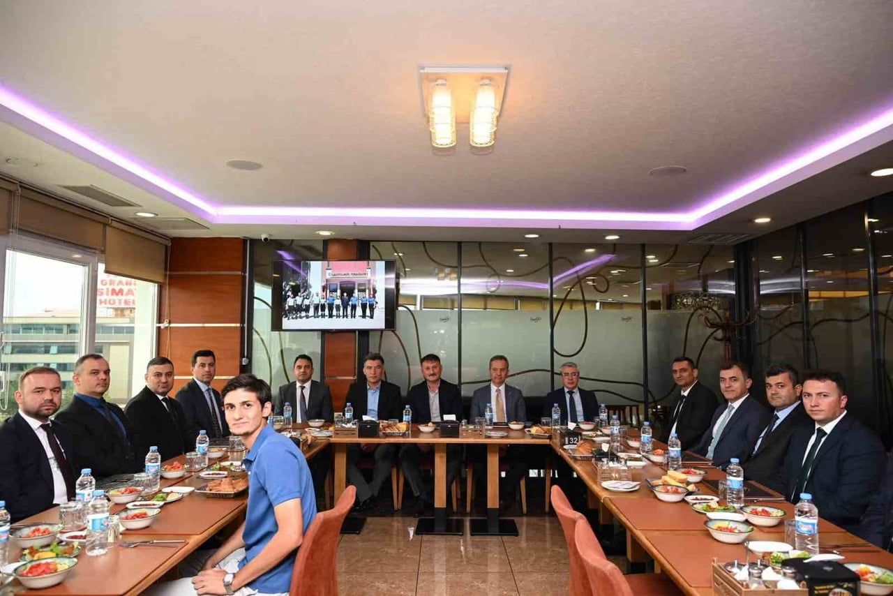 ERZİNCAN İL EMNİYET MÜDÜRÜ ZAFER BAYBABA’NIN KENTTEN AYRILMASI DOLAYISIYLA VEDA YEMEĞİ...