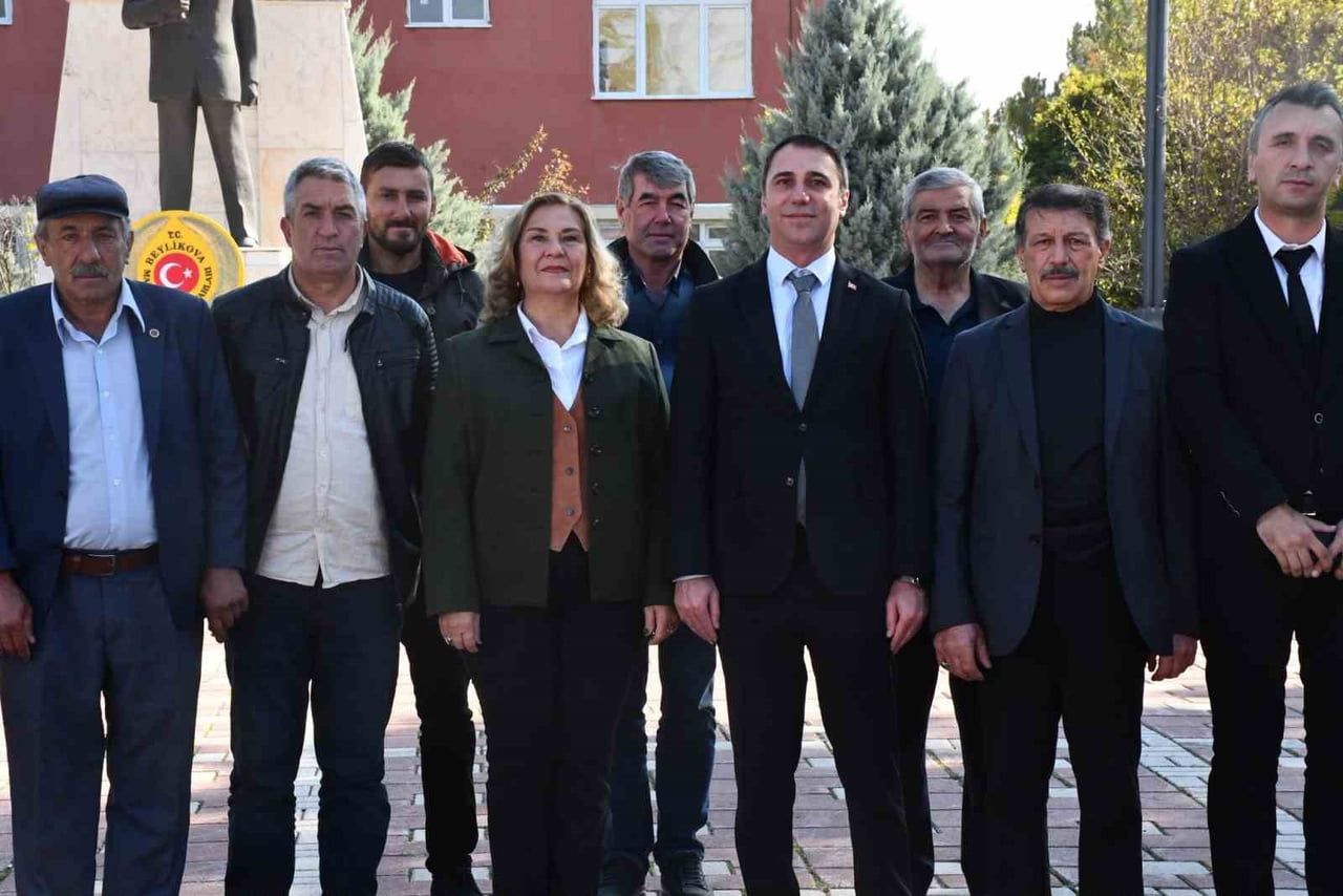 BEYLİKOVA’DA 19 EKİM MUHTARLAR GÜNÜ DOLAYISIYLA TÖREN VE ÇEŞİTLİ ETKİNLİKLER...