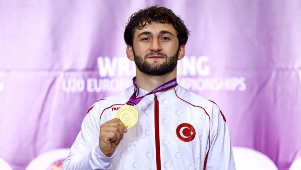 BİLECİKLİ GÜREŞÇİ DÜNYA İKİNCİSİ OLDU GÜREŞÇİ SALİH YUSUF YAZICI