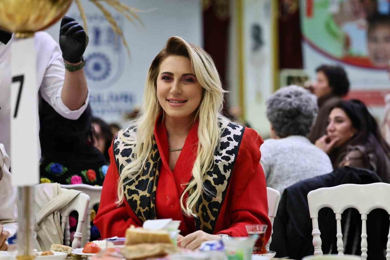 SİLİVRİ BELEDİYE MECLİS ÜYESİ EBRU AKGÜN PEKEL CHP’DEN İSTİFA ETTİ