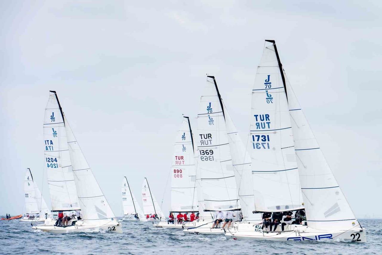 14’ÜNCÜ TAYK-EKER OLYMPOS REGATTA’NIN İLK ÜÇ GÜNÜNE J70 SINIFININ YÜKSEK TEMPOLU MÜCADELESİ DAMGA...