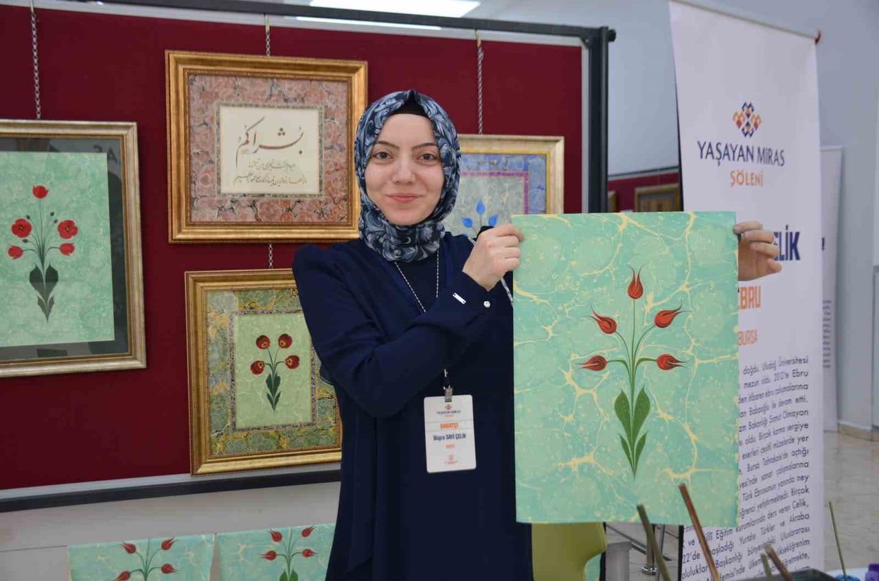 BÜŞRA SAYİ ÇELİK, LİSEDE OKURKEN 2018 YILINDA YOLUNUN KESİŞTİĞİ BİR ÖĞRETMENİ SONRASI EBRU...
