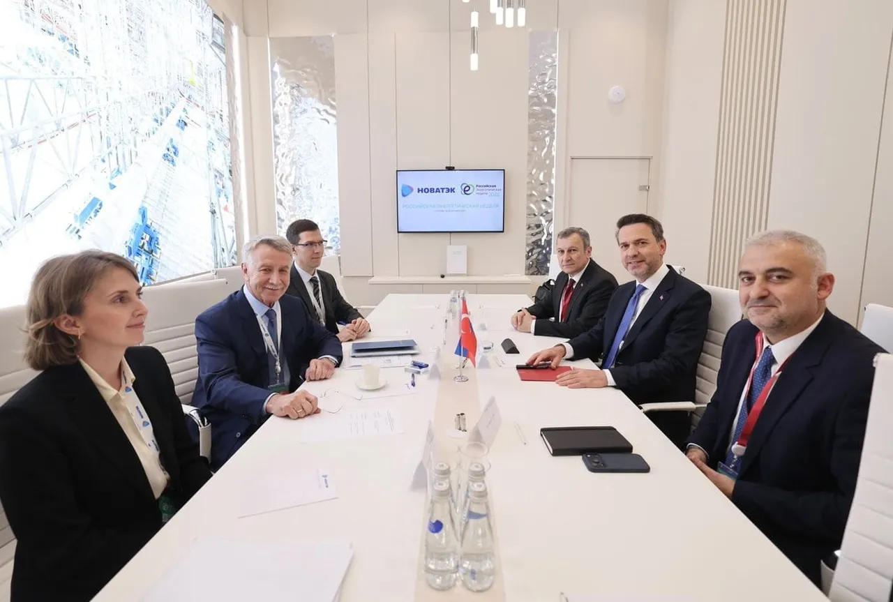 ENERJİ VE TABİİ KAYNAKLAR BAKANI ALPARSLAN BAYRAKTAR, MOSKOVA'DA NOVATEK YÖNETİM KURULU BAŞKANI...