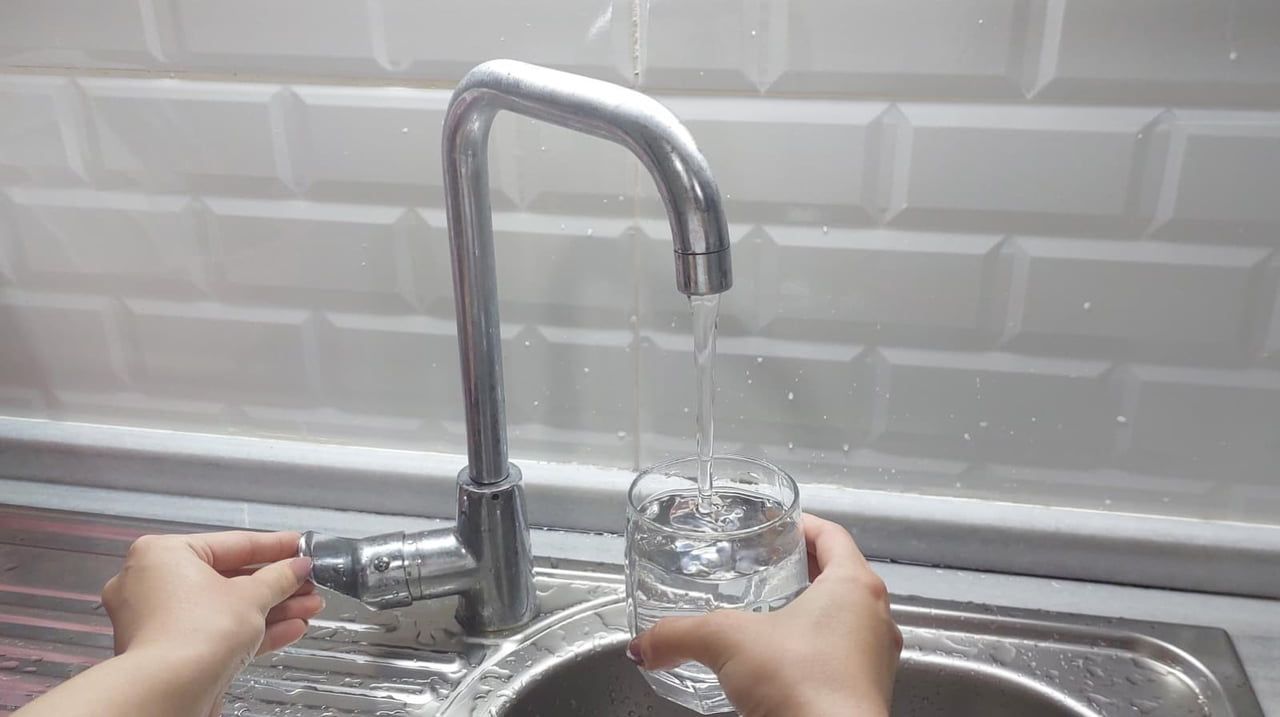 RİZE İL SAĞLIK MÜDÜRLÜĞÜ, KENTTEKİ YOĞUN YAĞIŞLAR NEDENİYLE KAYNAĞI VE MENŞEİ BELİRSİZ SULARIN...