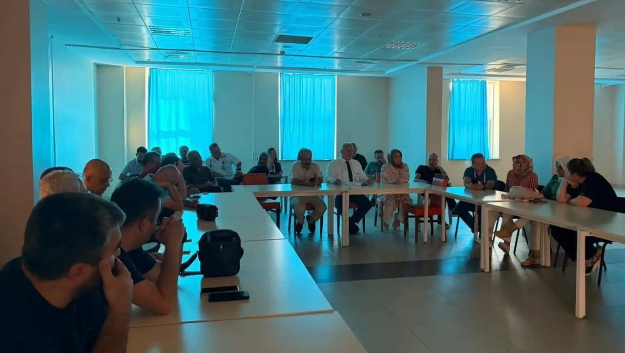 NAZİLLİ DEVLET HASTANESİ’NDE DÜZENLENEN HEKİM TOPLANTISINDA POLİKLİNİK, SERVİS VE ACİL...