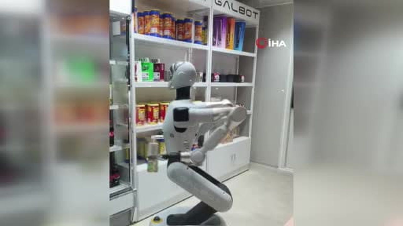 Hong Kong'da bu ay faaliyete geçen ve tamamen yapay zeka destekli robotlar tarafından işletilen...