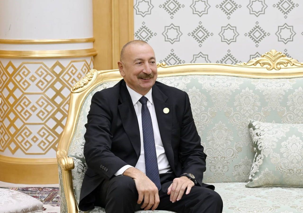 AZERBAYCAN CUMHURBAŞKANI ALİYEV, İRAN CUMHURBAŞKANI PEZEŞKİYAN’LA BİR ARAYA GELDİ