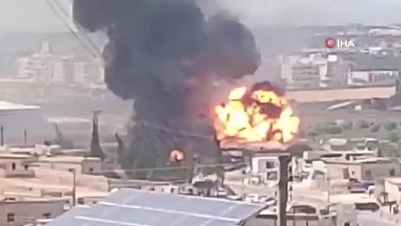 - İdlib'de mühimmat deposunda patlama meydana geldi, 8 kişi yaralandı.