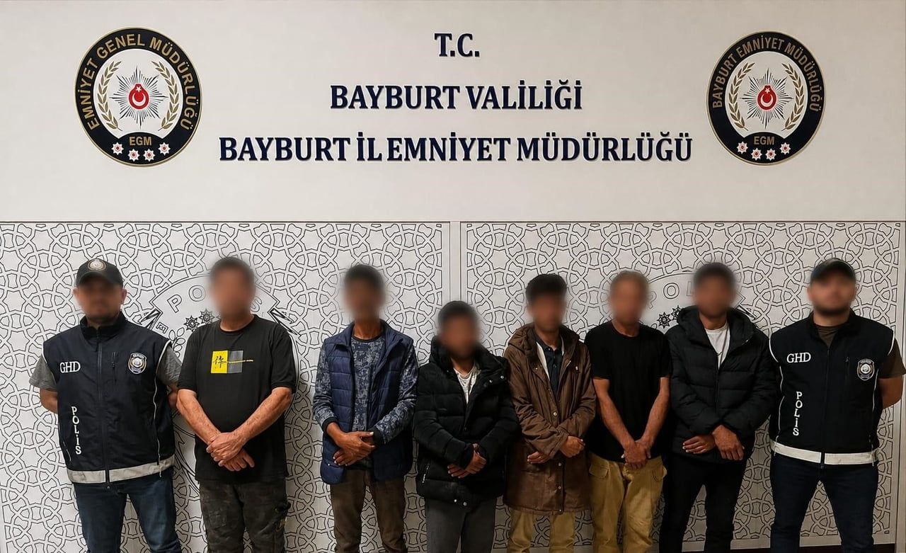 BAYBURT’TA 6 DÜZENSİZ GÖÇMEN YAKALANDI