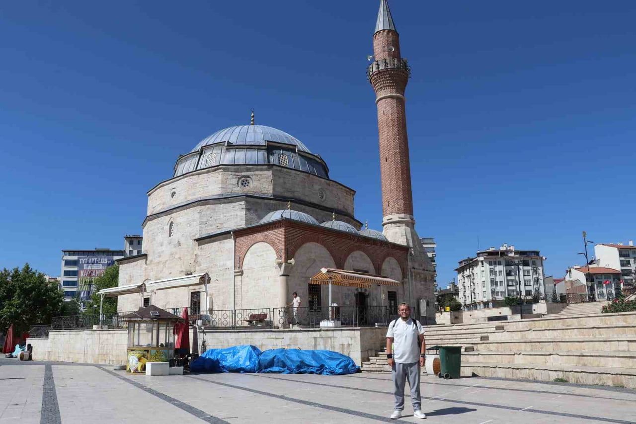 GİRESUN'DA YAŞAYAN 32 YAŞINDAKİ İBRAHİM ÇAKIR, KABE'YE ULAŞMAK İÇİN İKİNCİ KEZ YOLLARA DÜŞTÜ....