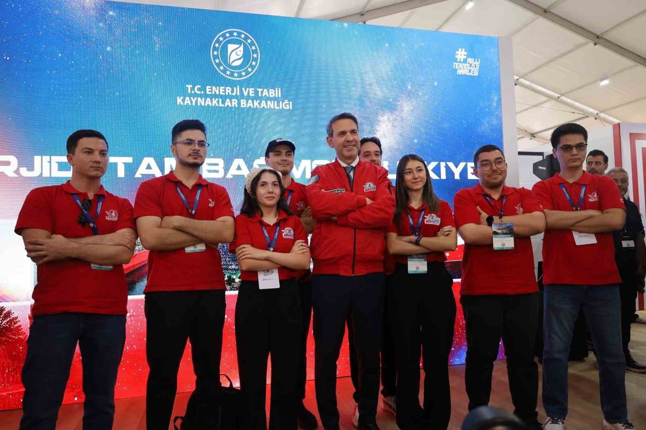 ENERJİ VE TABİİ KAYNAKLAR BAKANI ALPARSLAN BAYRAKTAR, ŞANLIURFA'DA GERÇEKLEŞTİRİLEN TEKNOFEST...