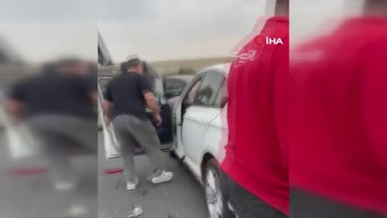 Ankara’da 6 aracın karıştığı zincirleme kazada 3’ü ağır 5 kişi yaralandı