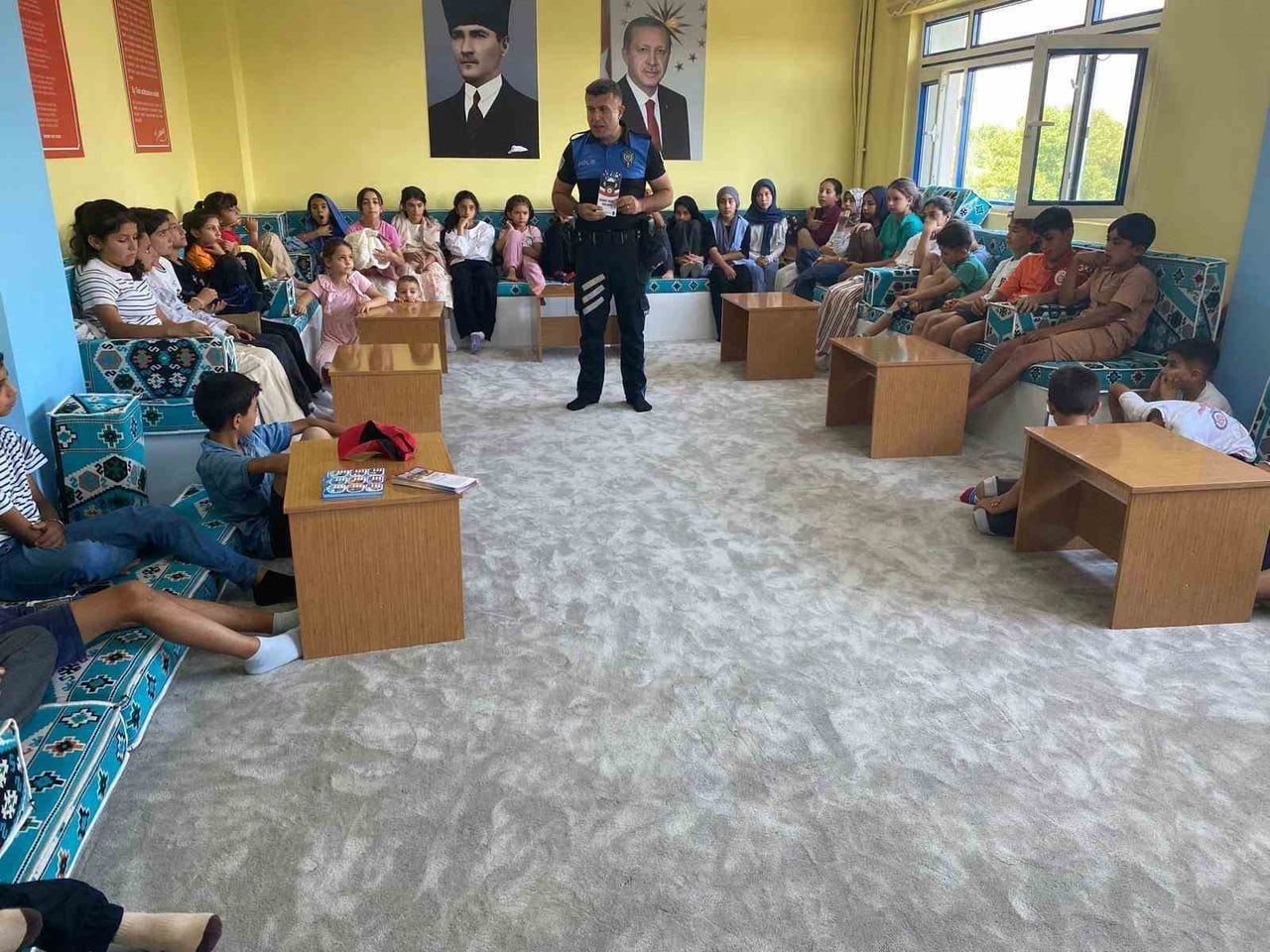 ERZİNCAN'DA ÖĞRENCİLERE GÜVENLİK VE BİLİNÇLENDİRME EĞİTİMİ VERİLDİ