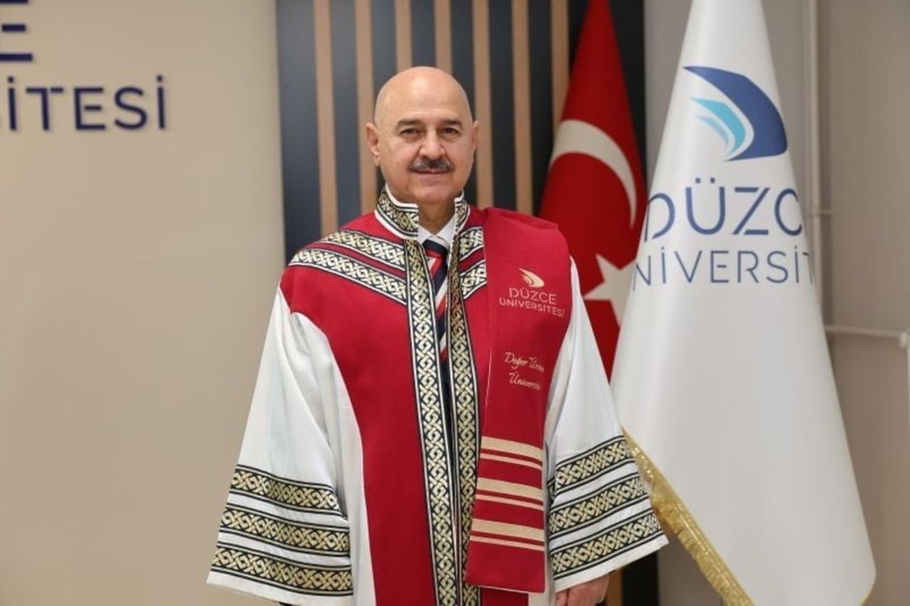DÜZCE ÜNİVERSİTESİ REKTÖRÜ PROF. DR. NEDİM SÖZBİR, CUMHURBAŞKANI RECEP TAYYİP ERDOĞAN’IN...