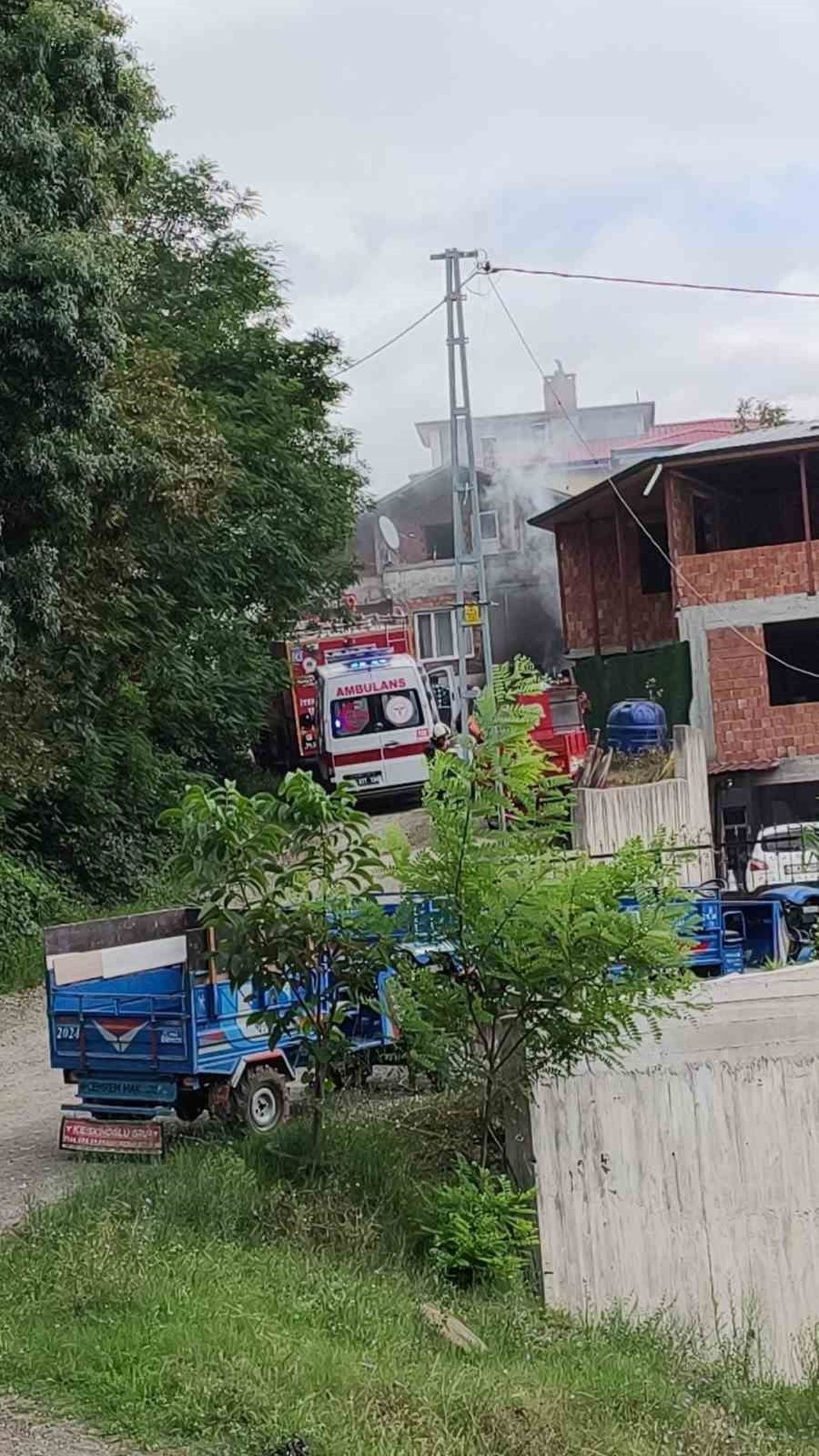 SAMSUN’UN AYVACIK İLÇESİNDE MÜSTAKİL BİR EVDE ÇIKAN YANGINDA 50 YAŞINDAKİ KADIN FECİ ŞEKİLDE CAN...