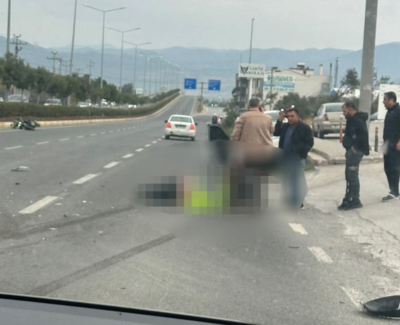 OTOMOBİL İLE MOTOSİKLETİN ÇARPIŞTIĞI KAZADA, TURİZMCİ MUSTAFA ÖZCAN HAYATINI KAYBETTİ.