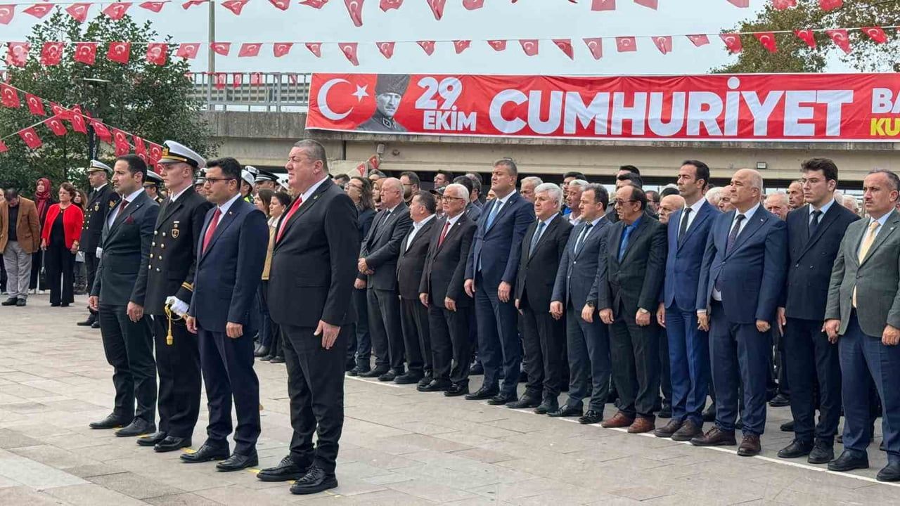 ZONGULDAK (İHA) - ZONGULDAK’IN ALAPLI İLÇESİNDE, CUMHURİYET’İN KURULUŞUNUN 103. YIL DÖNÜMÜ...