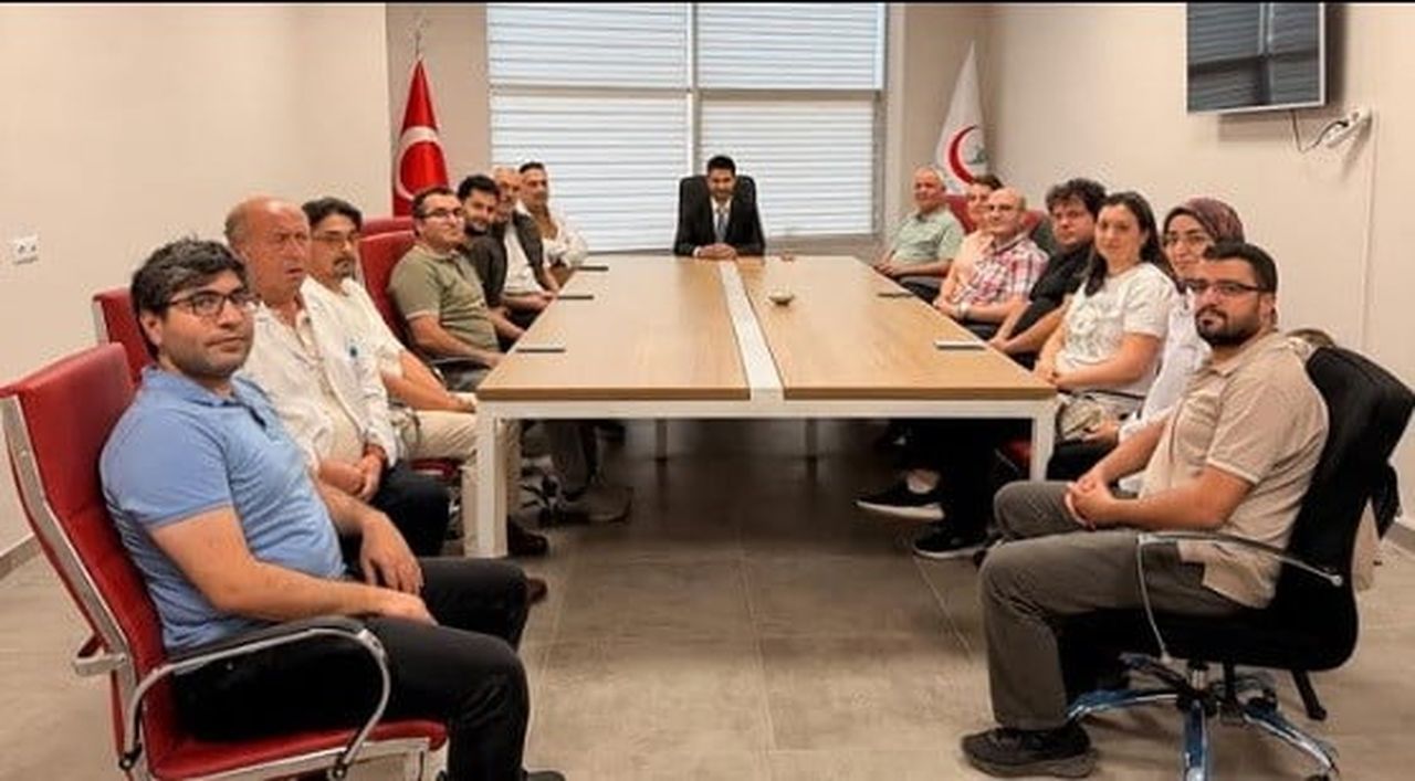 DAHİLİYE KLİNİĞİNDE DEĞERLENDİRME TOPLANTISI YAPILDI