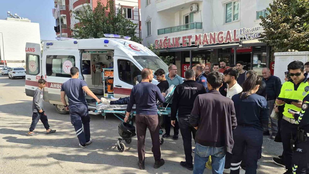 ADIYAMAN’DA OTOMOBİL İLE MOTOSİKLETİN ÇARPIŞMASI SONUCU MEYDANA GELEN TRAFİK KAZASINDA MOTOSİKLET...