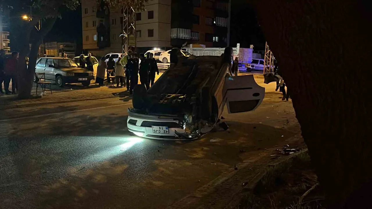 KONYA’DA İKİ OTOMOBİL ÇARPIŞTI, BİR OTOMOBİL TAKLA ATTI.