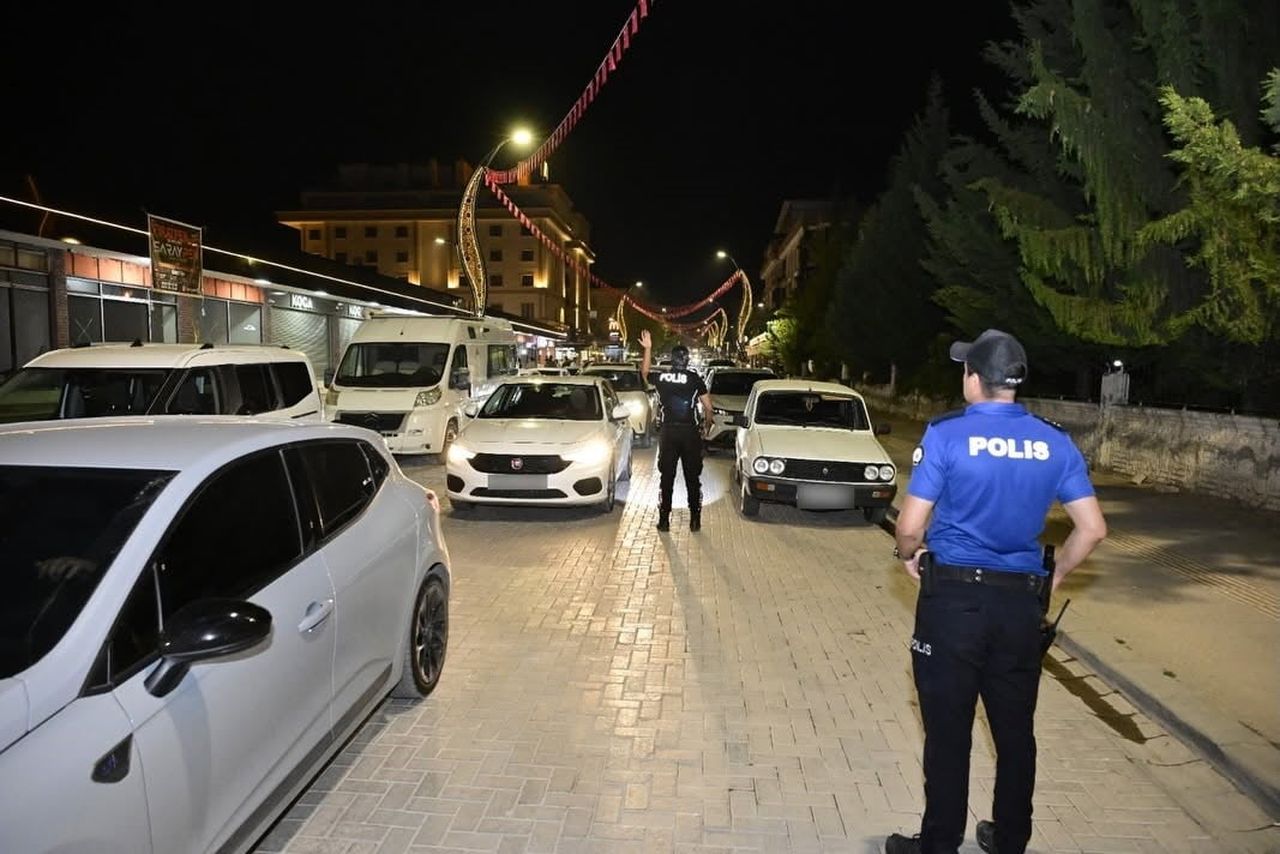 ADIYAMAN’DA HUZUR VE GÜVEN ORTAMININ SAĞLANMASI AMACIYLA GERÇEKLEŞTİRİLEN GENEL ASAYİŞ...
