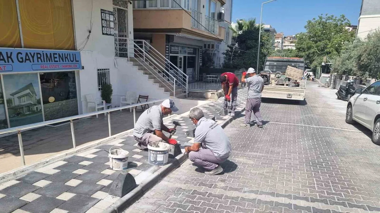 KUŞADASI BELEDİYESİ, KENT GENELİNDE YÜRÜTTÜĞÜ YOL YAPIM VE BAKIM ÇALIŞMALARINI SÜRDÜRÜYOR. FEN...