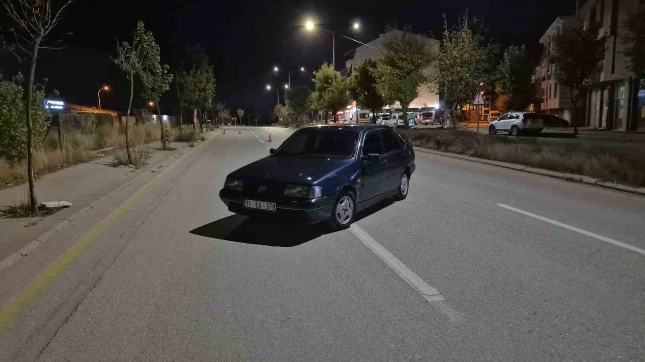 POLİS EKİPLERİNCE DURDURULAN 11 EA 378 PLAKALI OTOMOBİLİN SÜRÜCÜSÜ, KONTROL EDİLECEĞİ ESNADA...