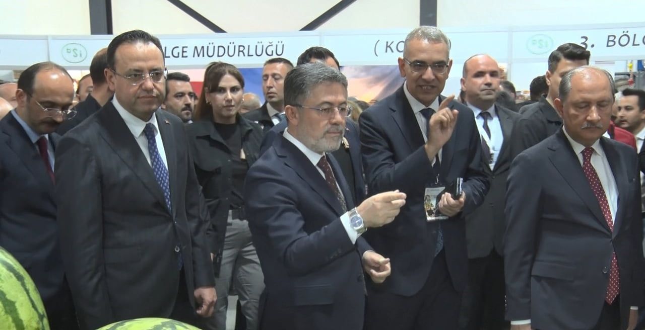 ANADOLU’NUN FARKLI YÖRELERİNDEN GELEN ÜRÜNLERİN GÖRÜCÜYE ÇIKTIĞI ‘DSİ VAKFI KÖY OKULLARINA YARDIM...