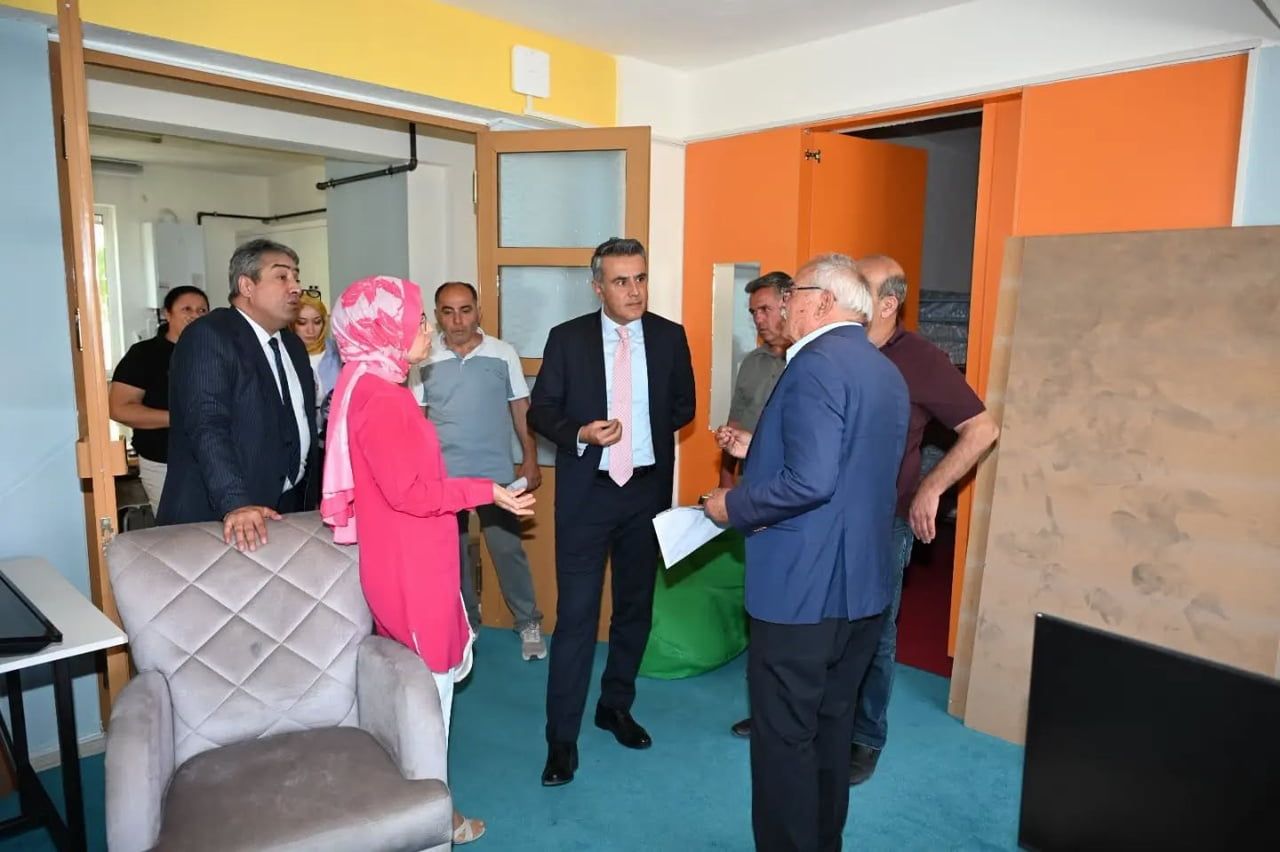 DENİZLİ İL MİLLİ EĞİTİM MÜDÜRÜ DR. EMRE ÇALIŞKAN VE BERABERİNDEKİ EKİP