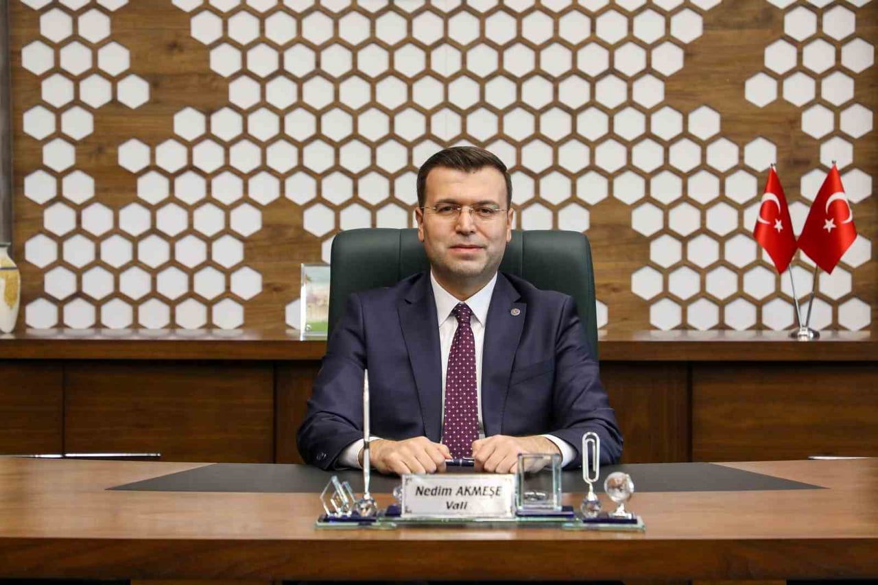 VALİ AKMEŞE’DEN 30 AĞUSTOS ZAFER BAYRAMI MESAJI