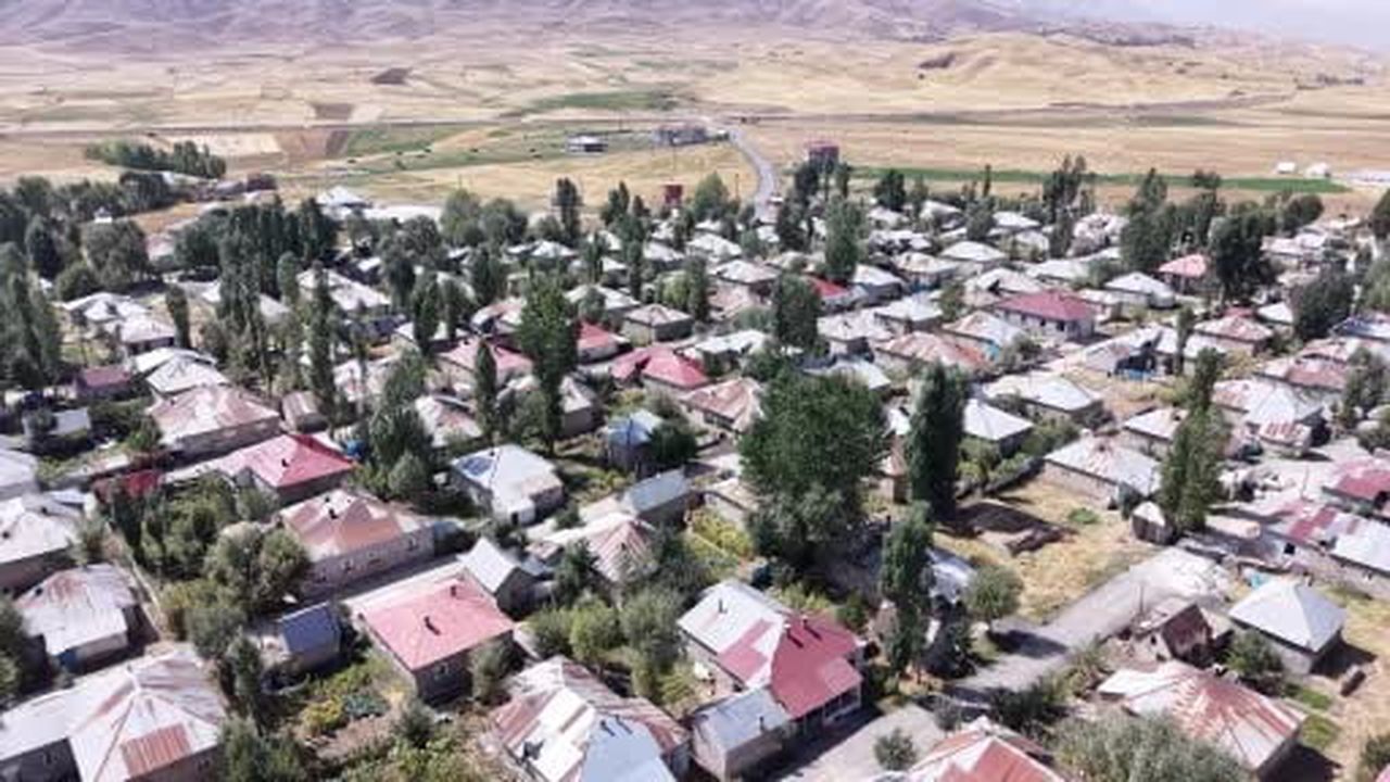 Yüksekova'nın simetrik güzelliği: Doğanlı köyü