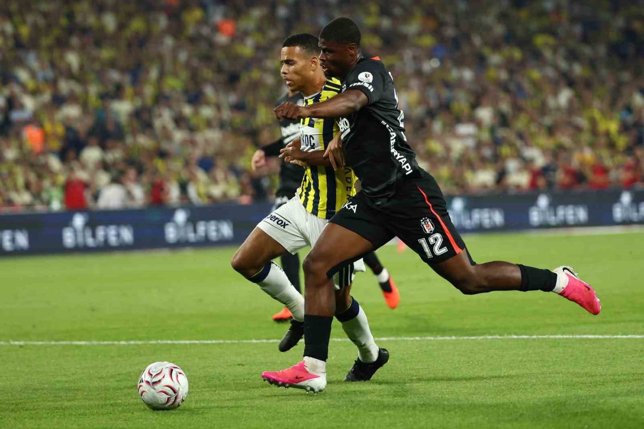 TRENDYOL SÜPER LİG'İN 4. HAFTASINDA FENERBAHÇE, BEŞİKTAŞ'I KONUK EDİYOR. MÜCADELENİN İLK YARISI...