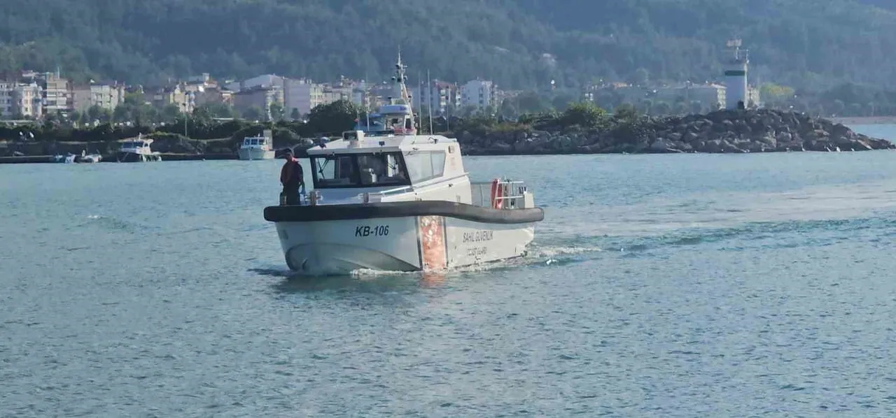 KASTAMONU’NUN CİDE İLÇESİNDE ZIPKINLA BALIK TUTMAK İÇİN KARADENİ’ZE DALIŞ YAPAN METİN BAYSAL...