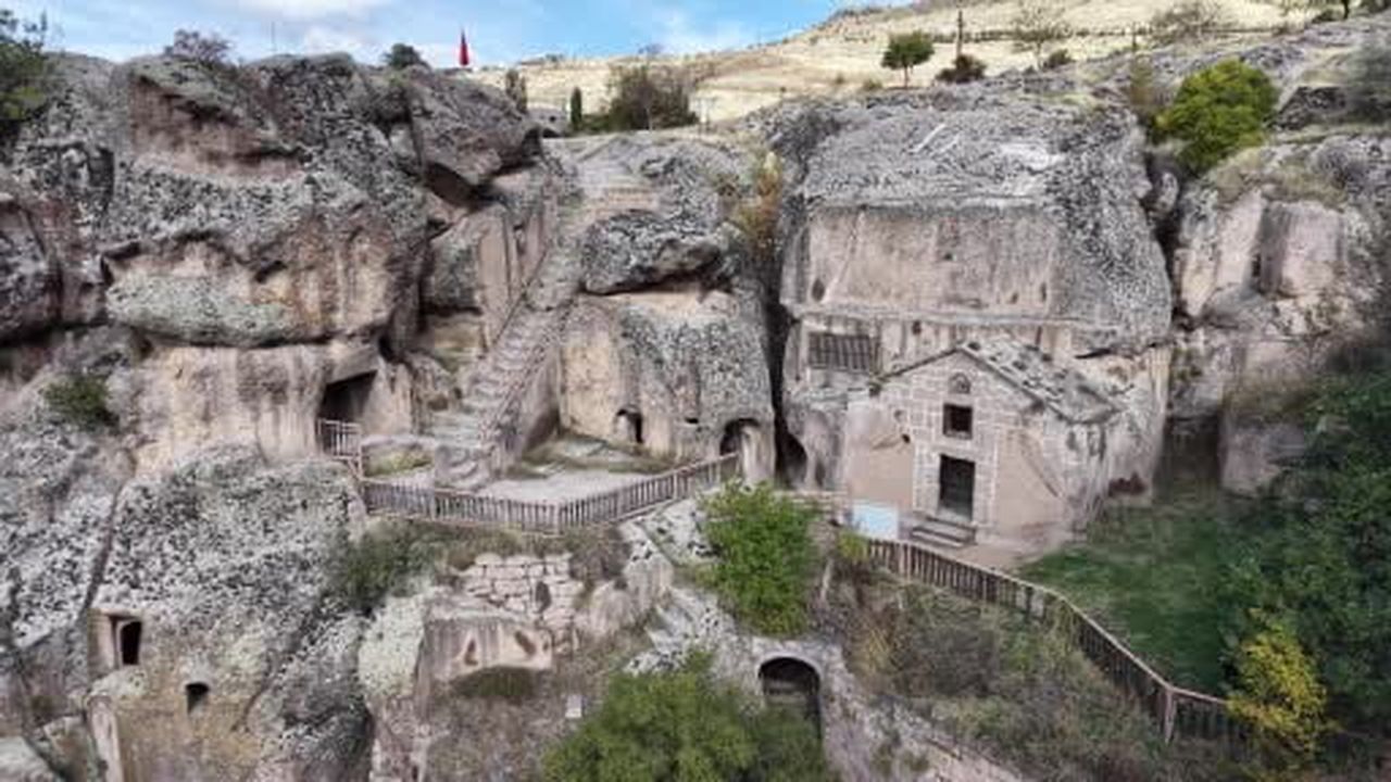Güzelyurt gelin ve damatların fotoğraf platosu oldu