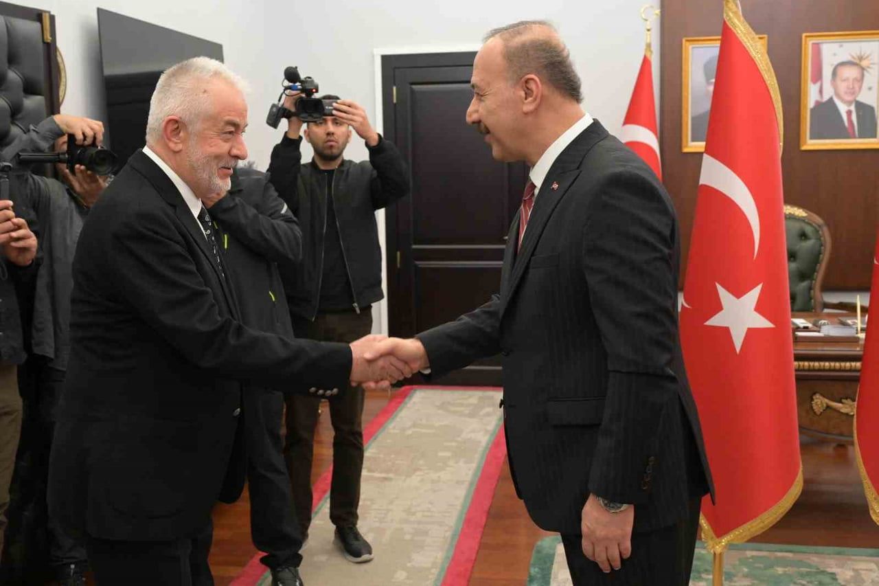 TÖREN ÖNCESİ ISPARTA VALİSİ ABDULLAH ERİN, VALİLİK MAKAMINDA BAYRAM TEBRİKLERİNİ KABUL...