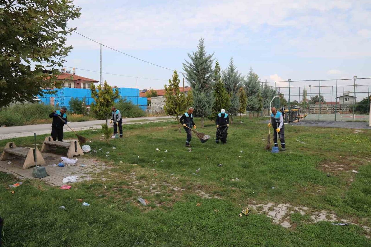BATTALGAZİ’DE TEMİZLİK ÇALIŞMALARI SÜRÜYOR