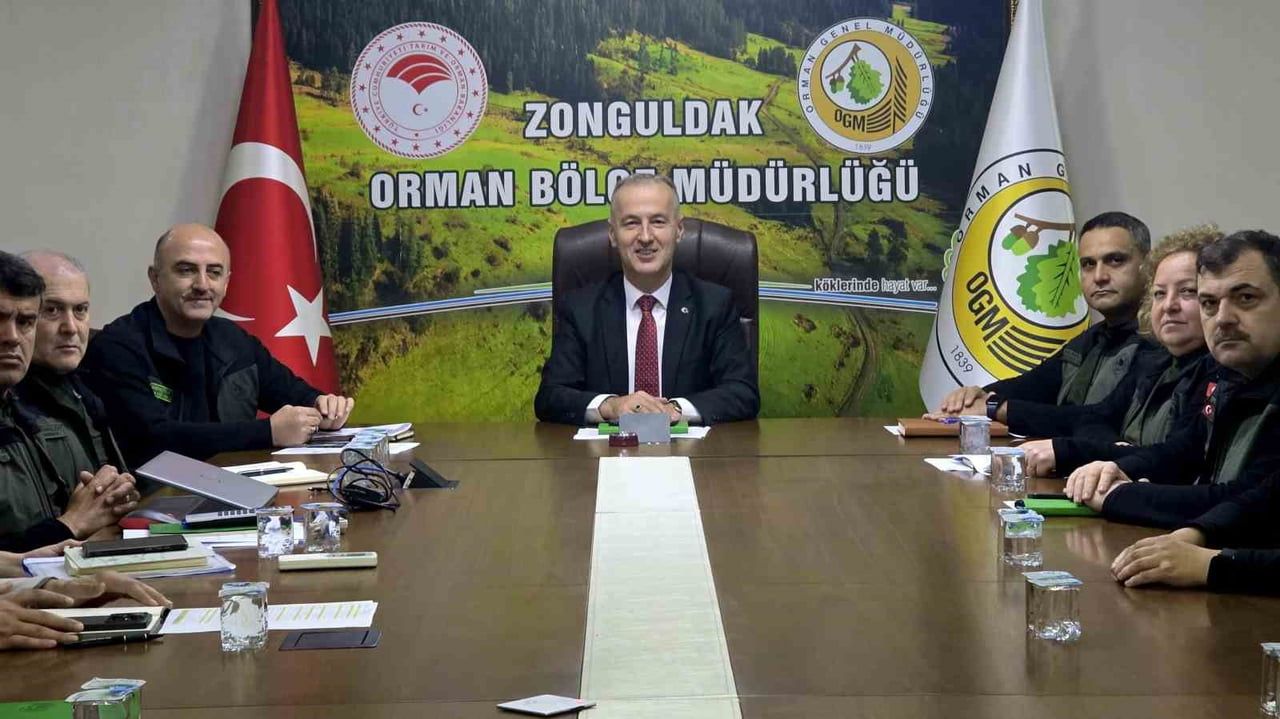 ORMAN GENEL MÜDÜRÜ BEKİR KARACABEY'İN BAŞKANLIĞINDA YAPILAN TOPLANTIDA, YILIN KALAN DÖNEMİNDEKİ...