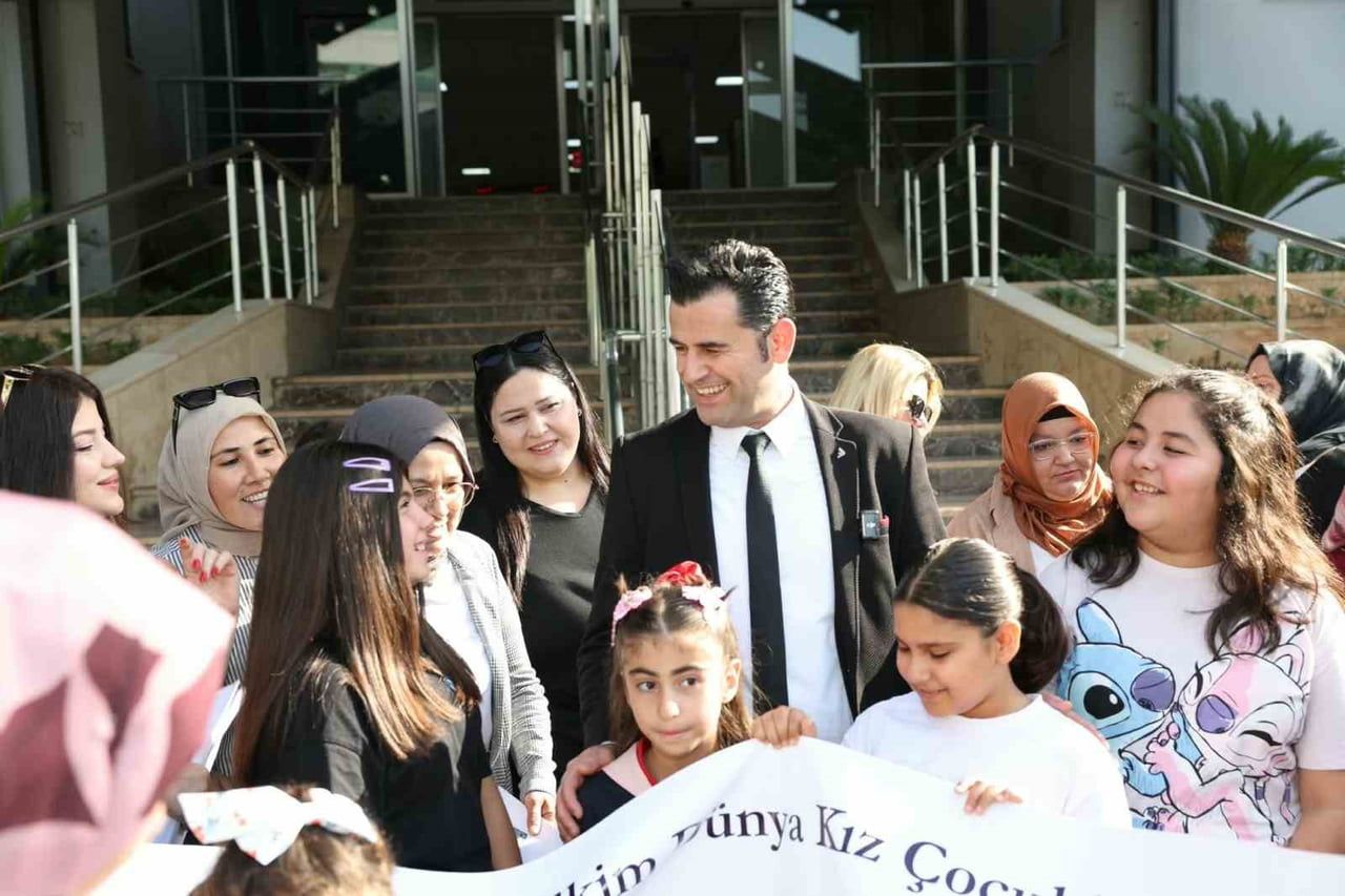 MERSİN’İN AKDENİZ İLÇESİNDE, 11 EKİM DÜNYA KIZ ÇOCUKLARI GÜNÜ DOLAYISIYLA DÜZENLENEN ETKİNLİKTE...