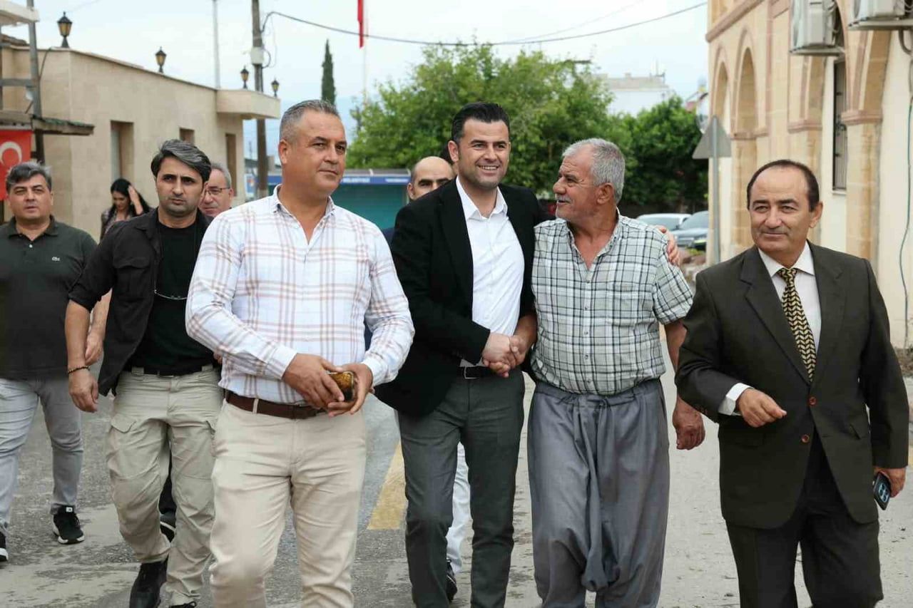 AKDENİZ KAYMAKAMI VE BELEDİYE BAŞKAN VEKİLİ MURAT BEŞİKCİ, İLÇEDEKİ MAHALLELERDE YÜRÜTÜLEN...