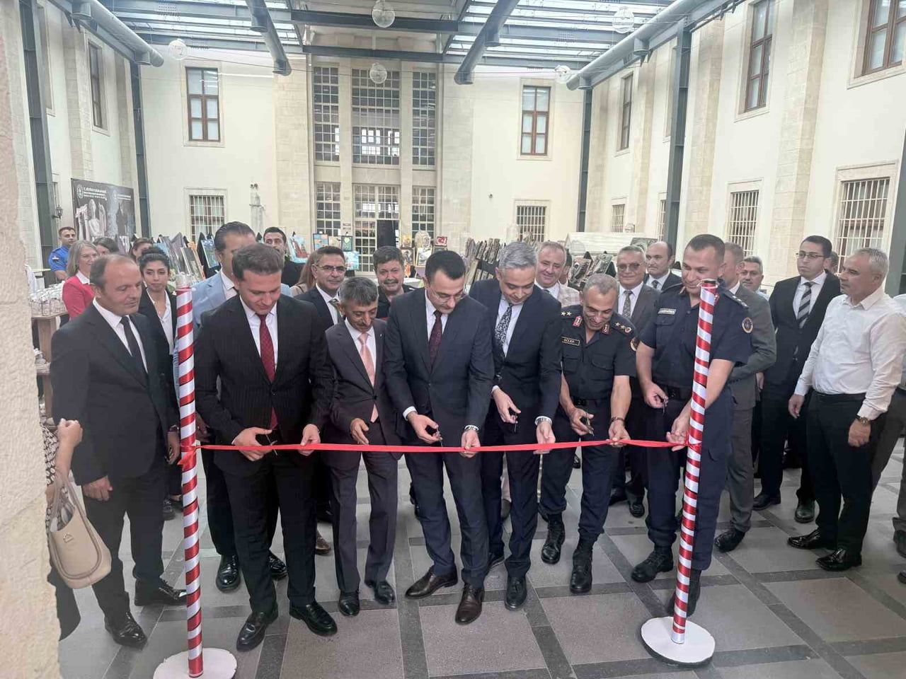 TARSUS CEZAEVİNDE BULUNAN MAHKUMLARIN ESERLERİ GÖRÜCÜYE ÇIKTI