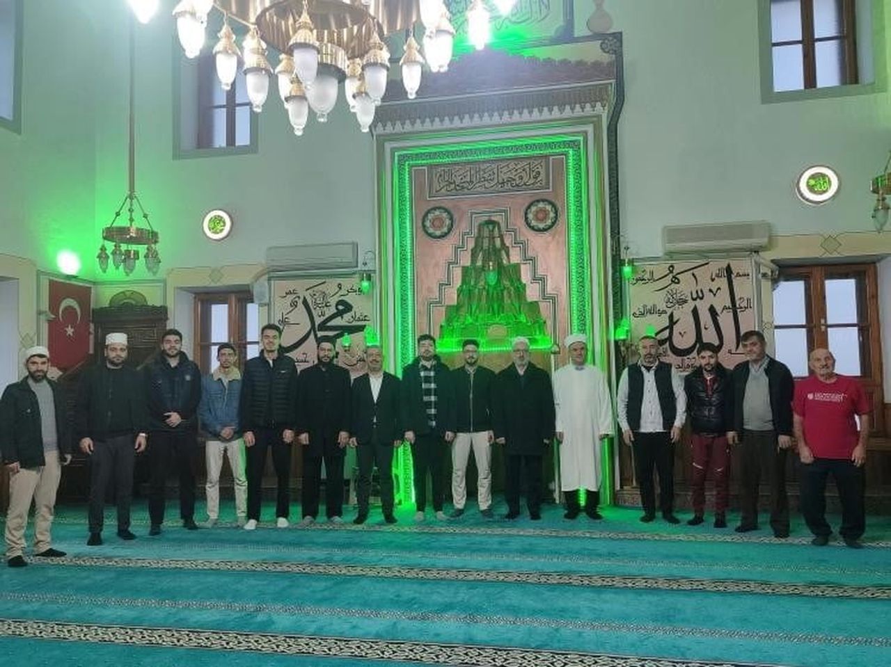 İL MÜFTÜSÜ DİKMEN, GENÇLERLE SABAH NAMAZINDA BULUŞTU
