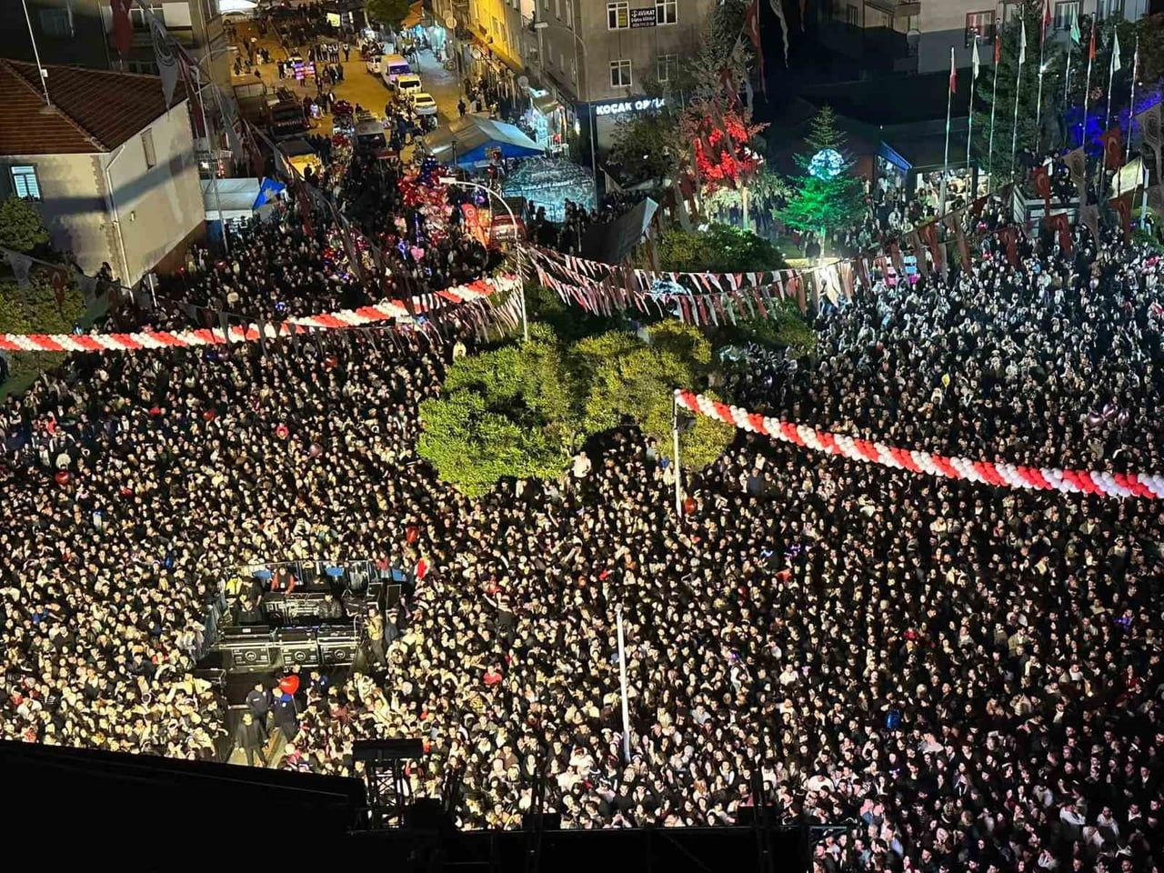 KIRŞEHİR'İN KAMAN İLÇESİNDE BU YIL 35'İNCİSİ DÜZENLENEN CEVİZ, KÜLTÜR VE SANAT FESTİVALİ'NDE ECE...