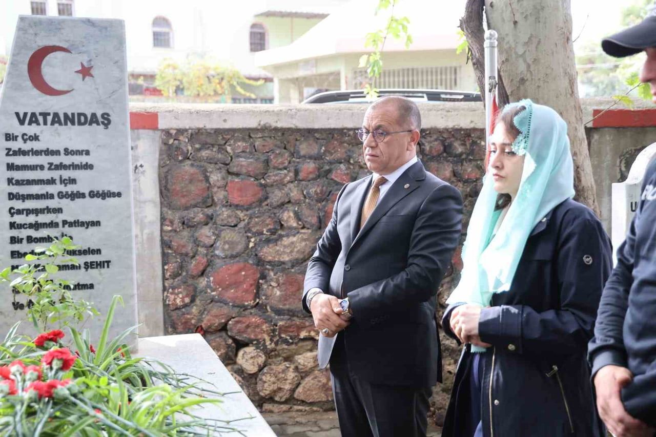 ŞEHİT KAYMAKAM SAİMBEY ANMA PROGRAMINA PROGRAMA SAİMBEYLİ KAYMAKAMI NURSAN YÜCE, BELEDİYE BAŞKANI...