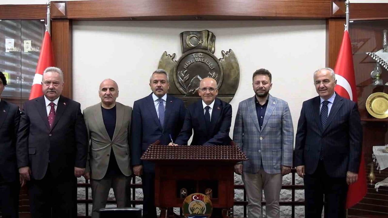HAZİNE VE MALİYE BAKANI MEHMET ŞİMŞEK, BİR DİZİ RESMİ PROGRAM VE TEMASLARDA BULUNMAK ÜZERE RİZE’YE...