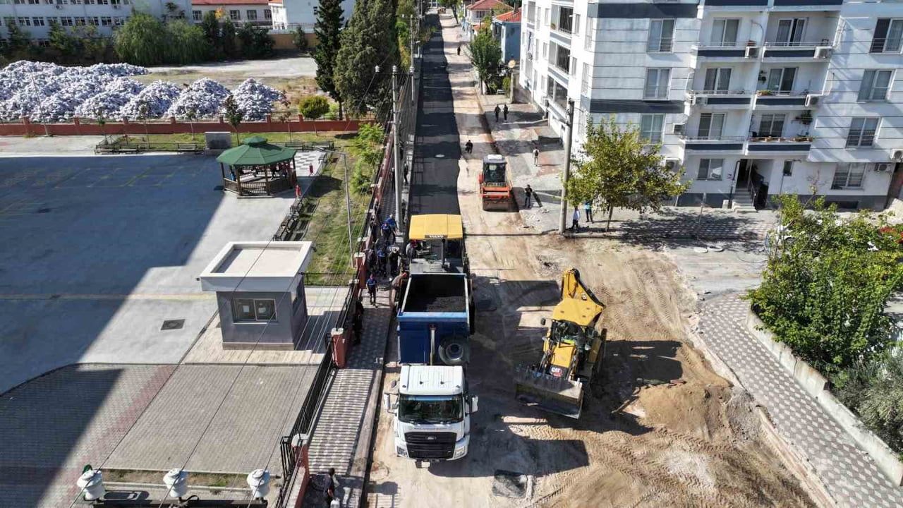 MANİSA BÜYÜKŞEHİR BELEDİYESİ, KIRKAĞAÇ İLÇESİNDE ALTYAPI ÇALIŞMALARI NEDENİYLE BOZULAN VE HER SALI...