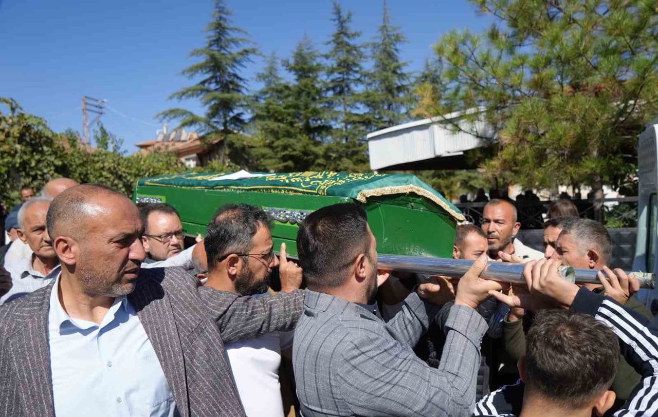 YOZGAT'TA MEYDANA GELEN TRAFİK KAZASINDA HAYATINI KAYBEDEN ORMAN MUHAFAZA MEMURU HAKAN TONGA (42)...