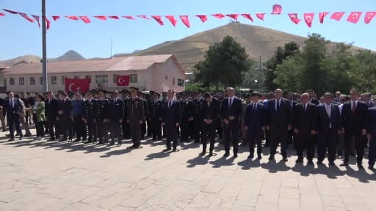 Bitlis’in kurtuluşunun 110. yıl dönümü törenlerle kutlandı