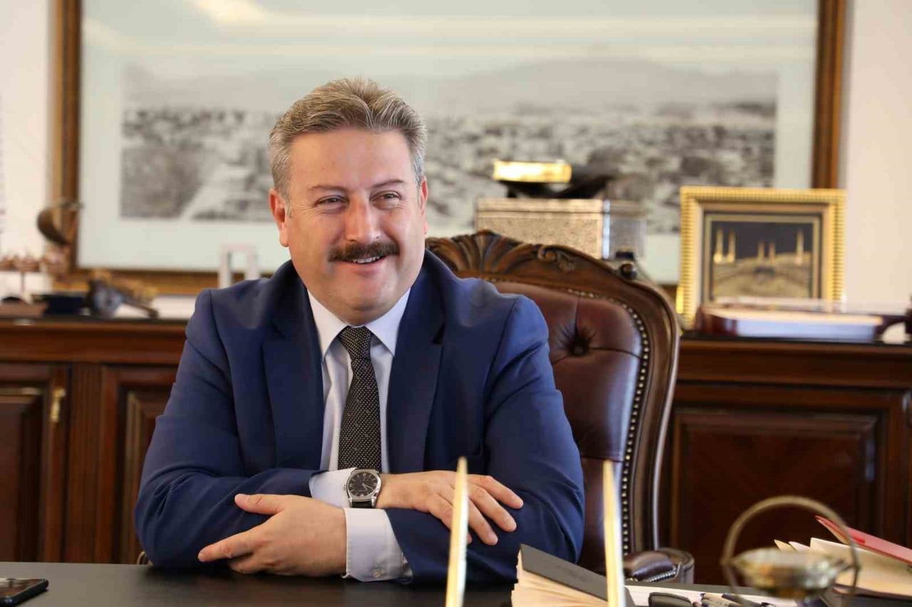 MELİKGAZİ BELEDİYE BAŞKANI DOÇ. DR. MUSTAFA PALANCIOĞLU, İLÇEDE GELECEĞE DÖNÜK DİJİTAL HİZMETLERLE...