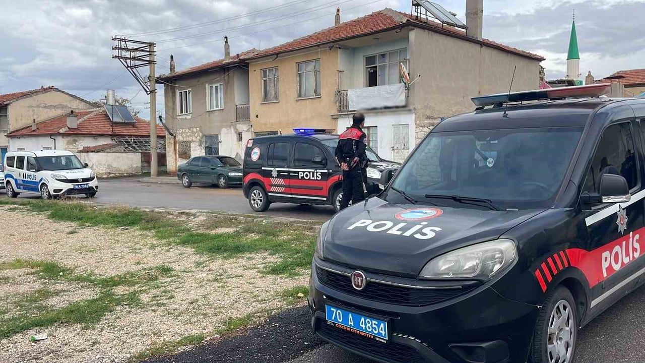 KARAMAN'DA EVİNİN BALKONUNDA OĞLU TARAFINDAN HAREKETSİZ HALDE BULUNAN 65 YAŞINDAKİ MEHMET...