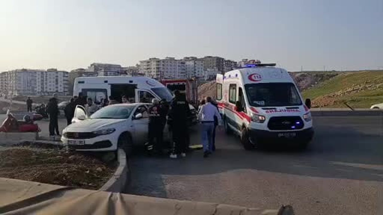 Siirt’te otomobil ile motosiklet çarpıştı: 2 yaralı